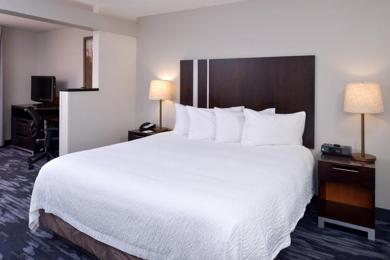 Fairfield Inn & Suites By Marriott Cedar Rapids Exterior photo
